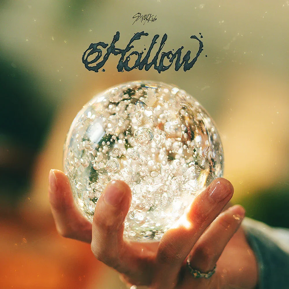 STRAY KIDS - HOLLOW (3RD JAPAN ALBUM)